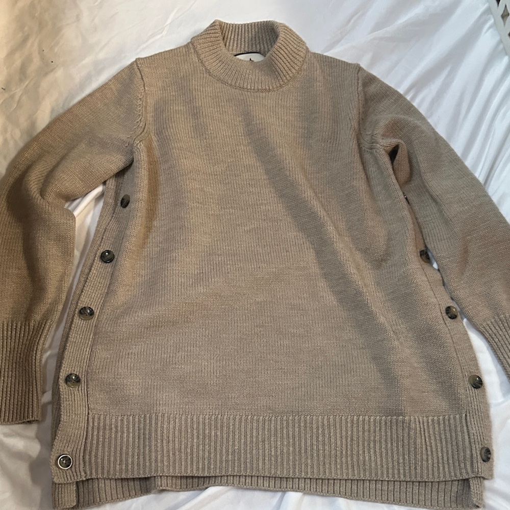 Tuckernuck Beige Button-Side Sweater